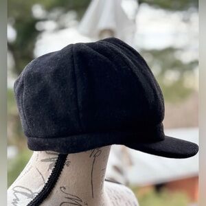 Vintage Wool-Cashmere Blend Pageboy Cap
Black